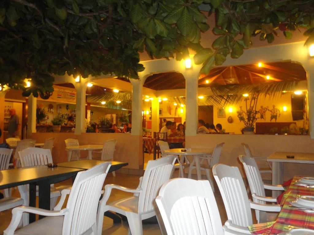 Sunset Bay Club & Seaside Dive Resort Salisbury Екстериор снимка