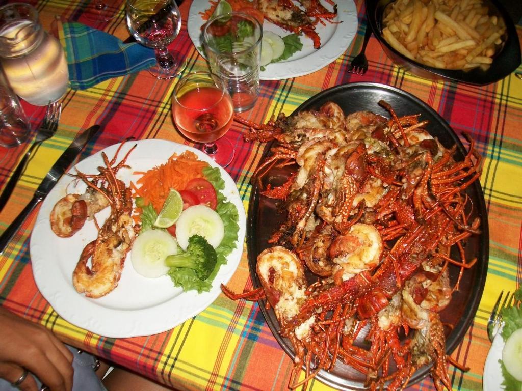 Sunset Bay Club & Seaside Dive Resort Salisbury Екстериор снимка